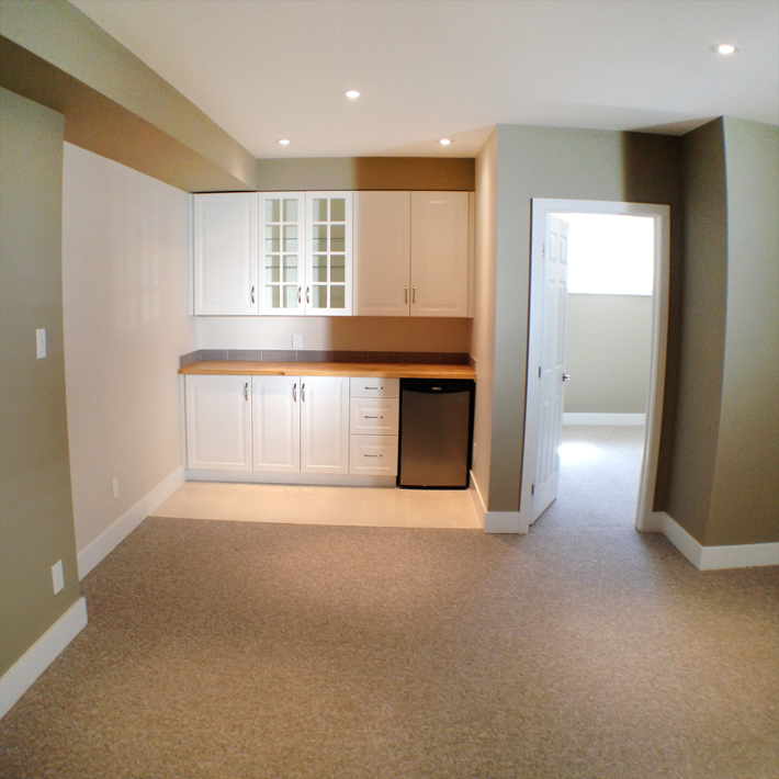 Normandy-basement-kitchenette